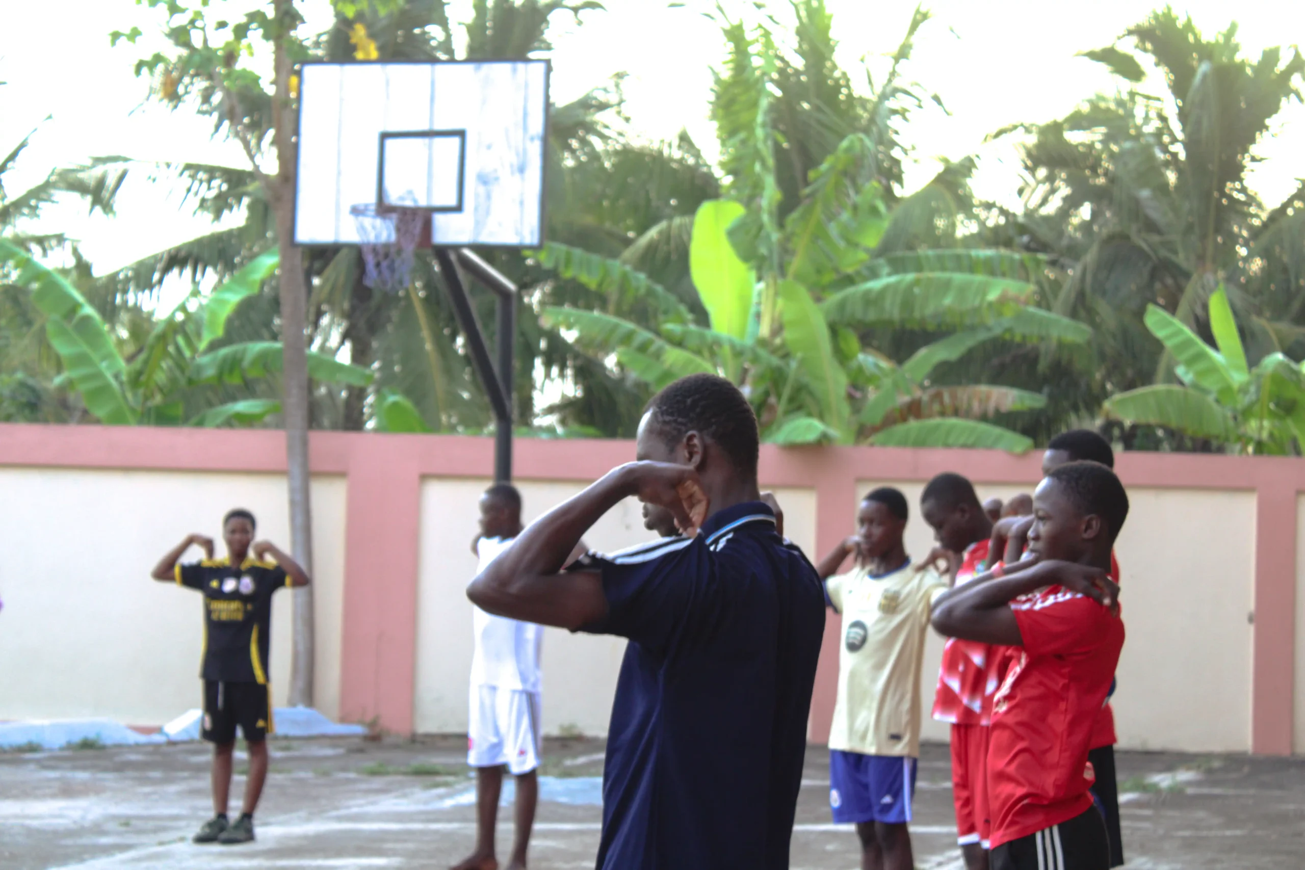Accueil 17 Temps de sport matinal pendant le séminaire la Croix a le Dernier Mot avec les ados